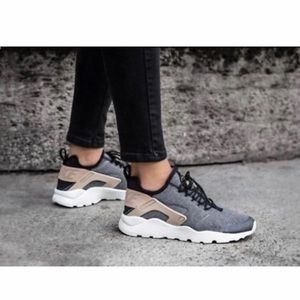 Women’s Nike Air Huarache Run Ultra